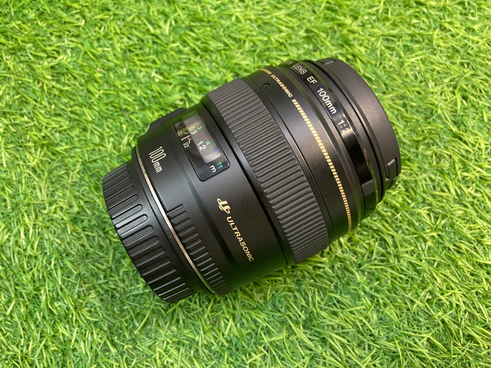 Canon EF 100mm 2 USM