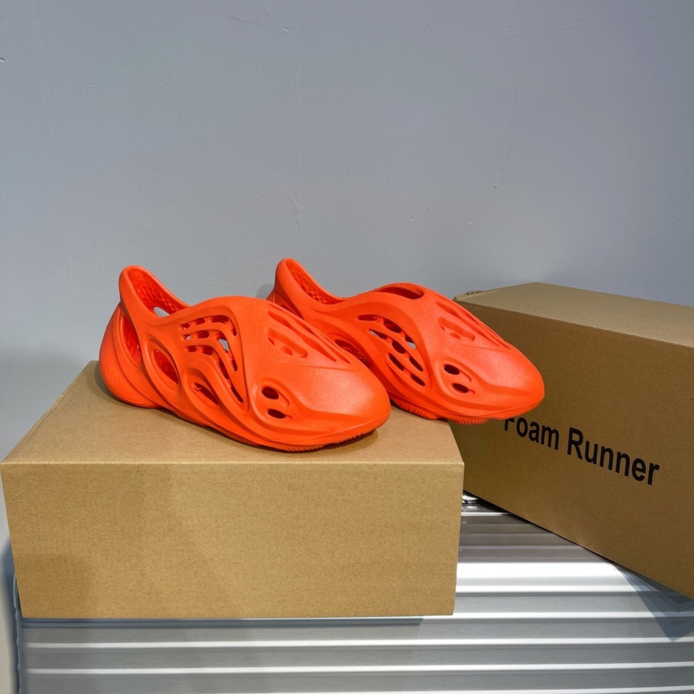 Adidas Yeezy Foam Runner
