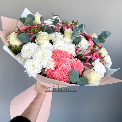 Букет Микс (Хризантема, Роза Канделайт, Кустовая роза, Альстромерия, Эвкалипт)
