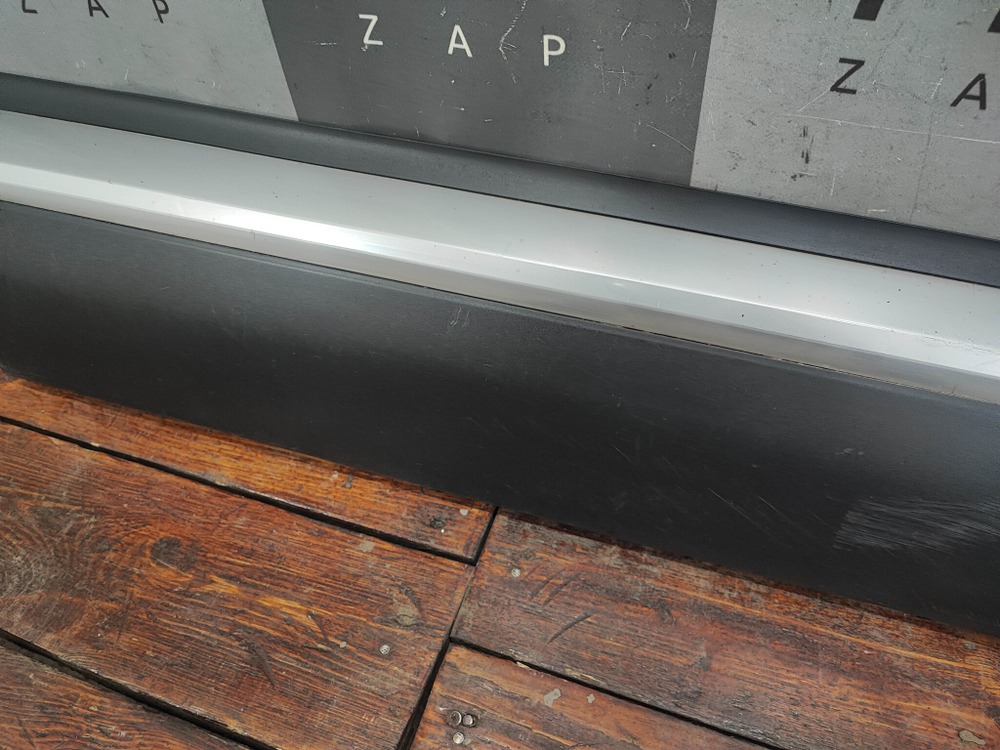 Накладка двери передней правой Hyundai Santa Fe 4 (TM) 18-нв Б/У Оригинал 87722S1000