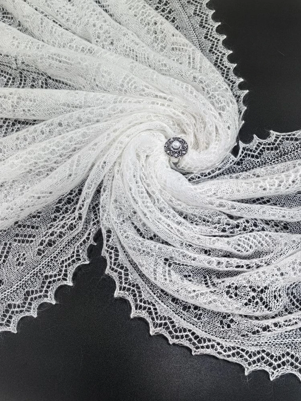 Оренбургский пуховый платок-паутинка А150-01 белый отбеленный