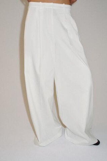 ZARA БРЮКИ WIDE-LEG С ЗАЩИПАМИ — ZW COLLECTION, БЕЛЫЙ