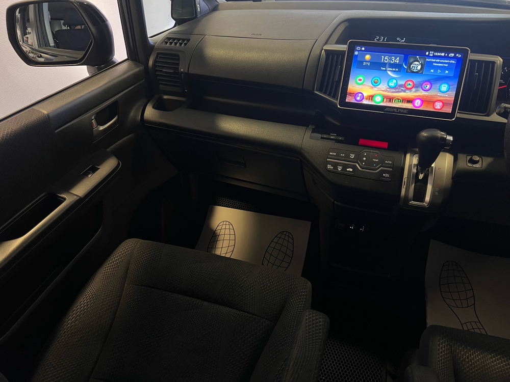 Honda Stepwgn, 2012 год