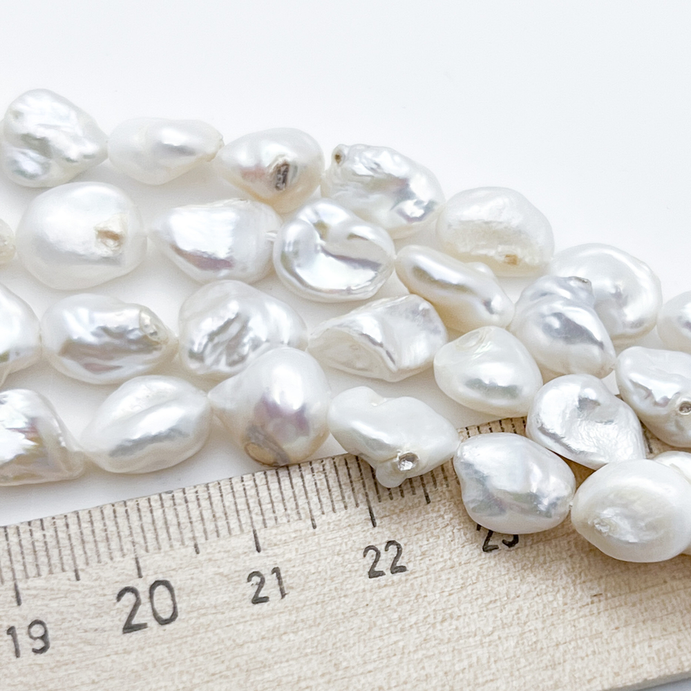 Жемчуг, размер около 8-10 мм, цена за 16-17 шт (1/2 нити)