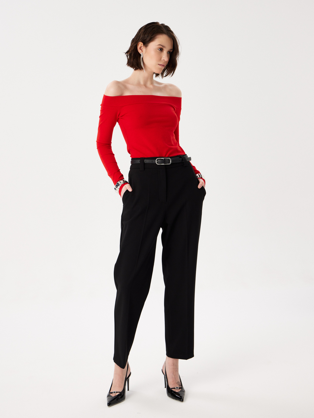 Лонгслив с открытыми плечами