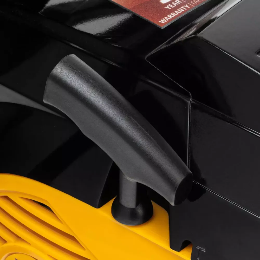 Пила цепная бензиновая DGS-4516, шина 40 см, 45 см3, 3 л.с, шаг 3/8, паз 1.3 мм, 57 звеньев Denzel, 95230