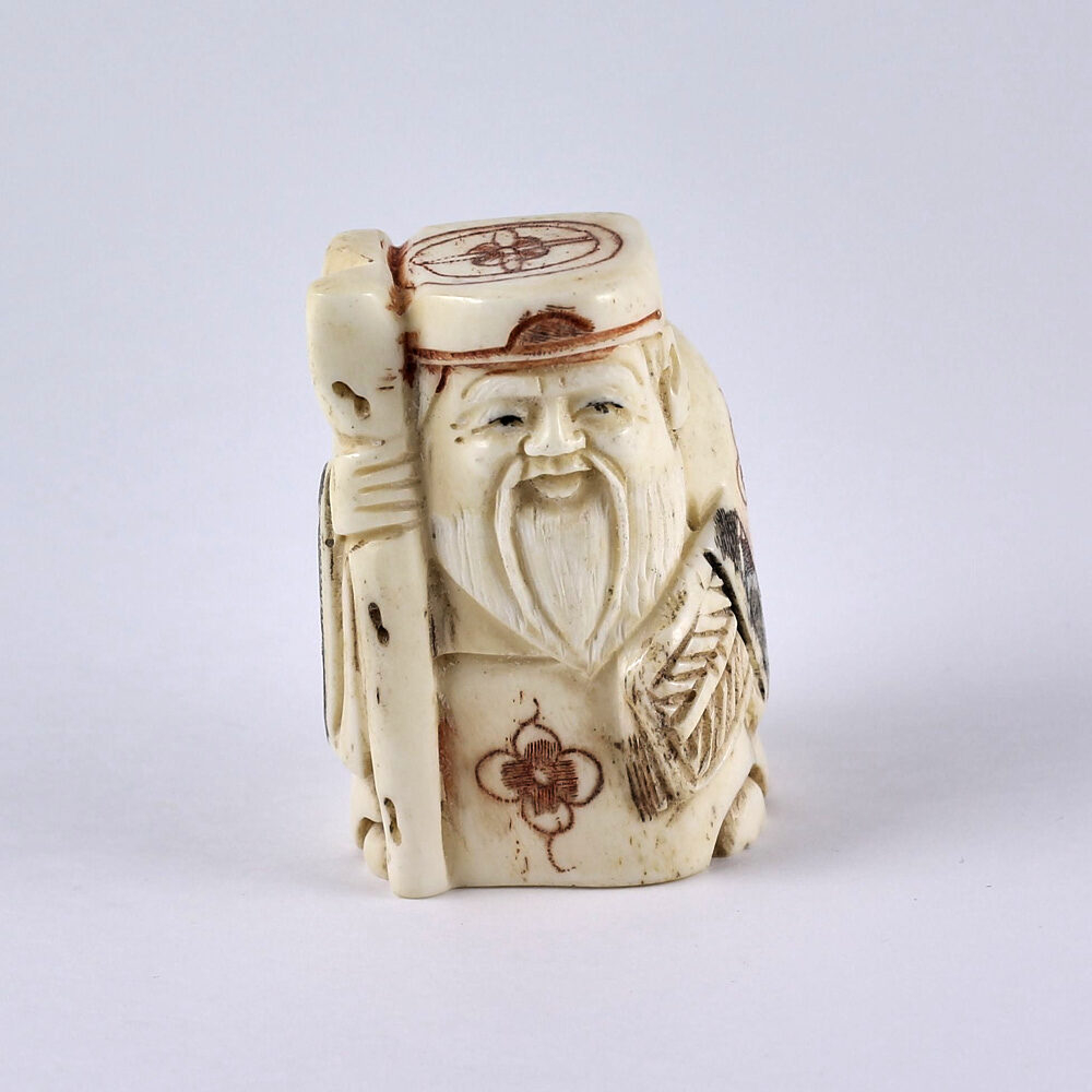 Нэцкэ Дзюродзин с посохом и веером