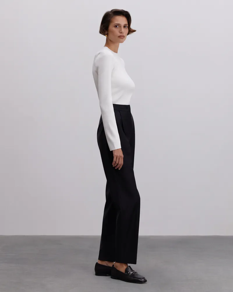 Брюки из шерсти зауженные к низу