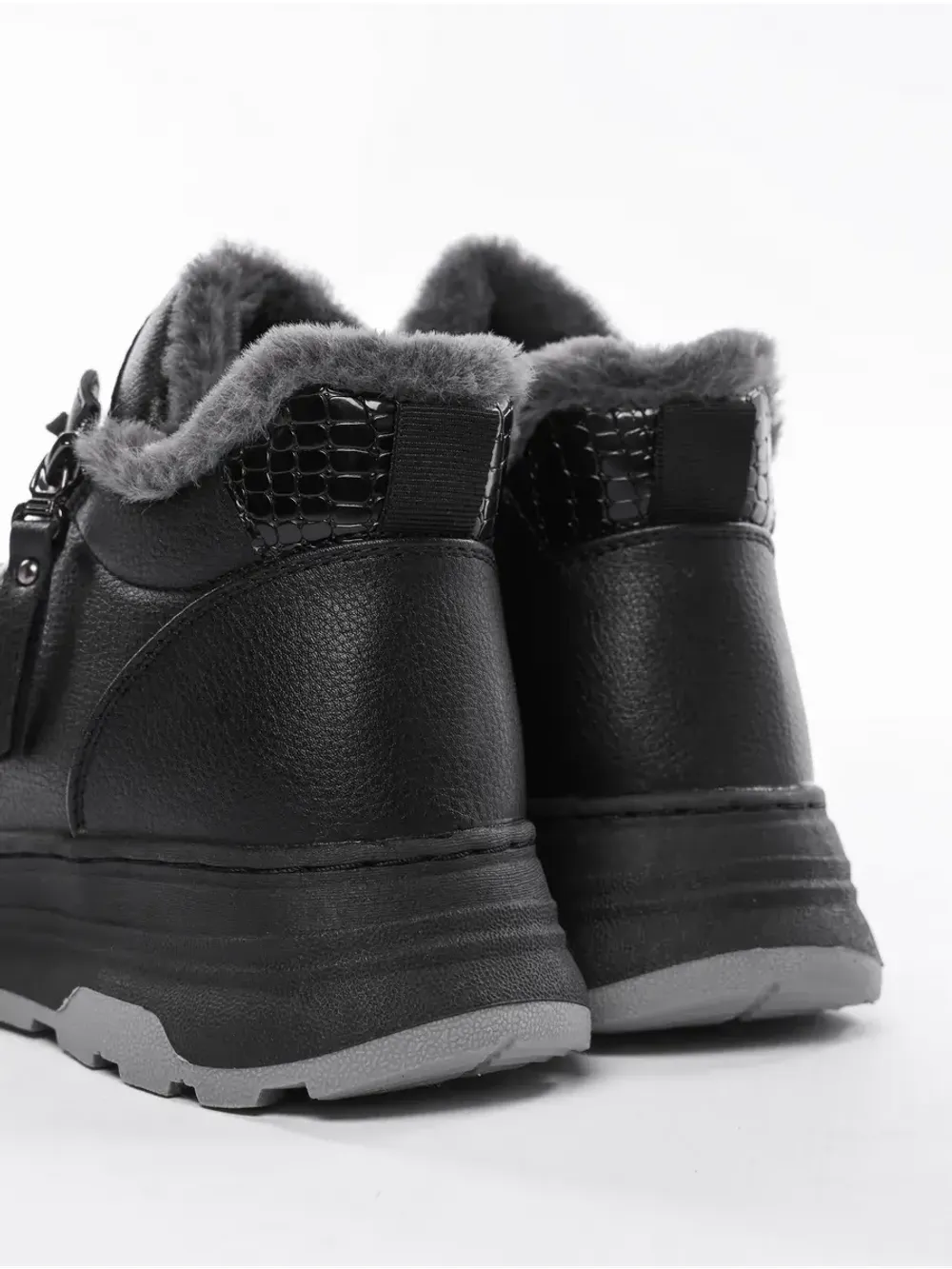 Кроссовки зимние