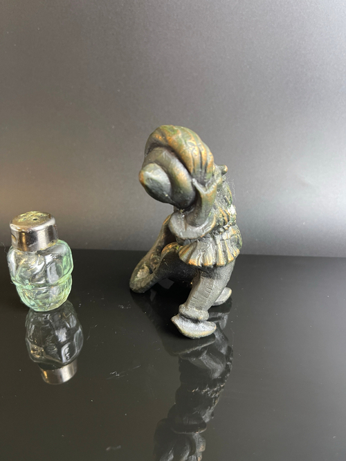 Солонка "Гном" из серии "Белоснежка и семь гномов", металл, СССР, 1970-1990 гг.