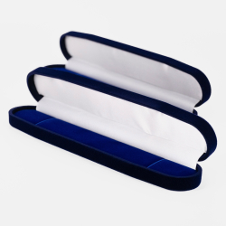 Бархатистая поверхность футляра