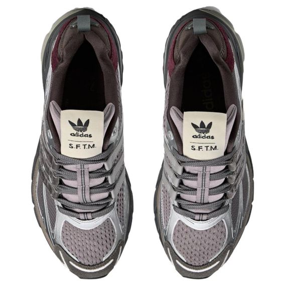 Подушка adidas originals ADISTAR ОТ adidas originals - это универсальный топ для мужчин и женщин.