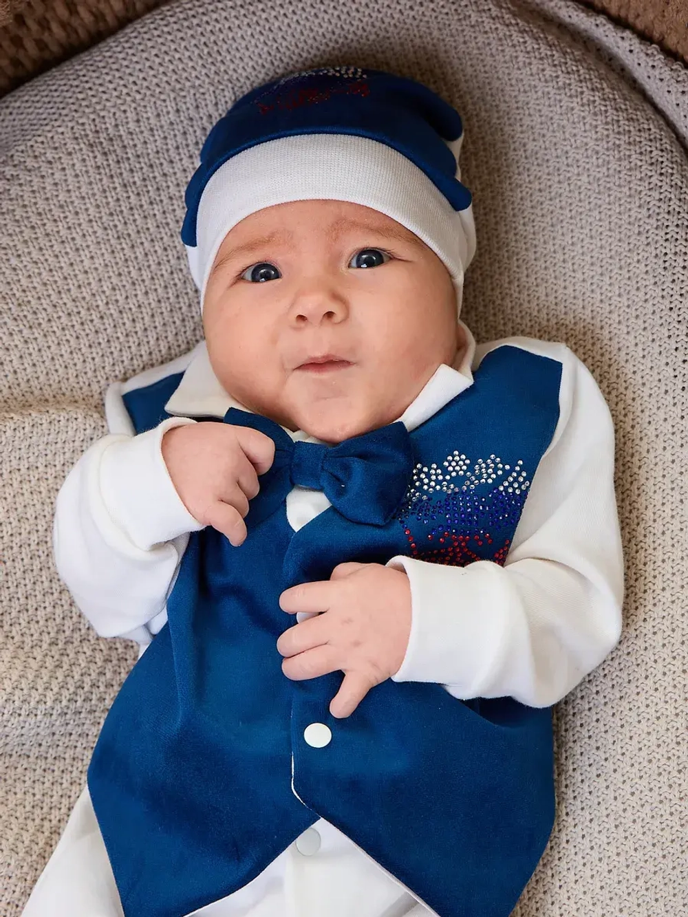 Комбинезон на выписку для новорожденного с триколором