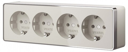 Розетка четверная с заземлением и со шторками Werkel Gallant W5072204