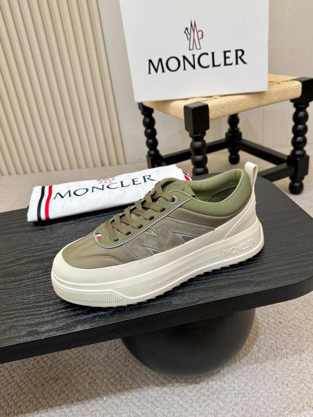 Кроссовки Moncler