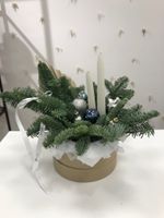 Новогодняя композиция из Нобилиса со свечами