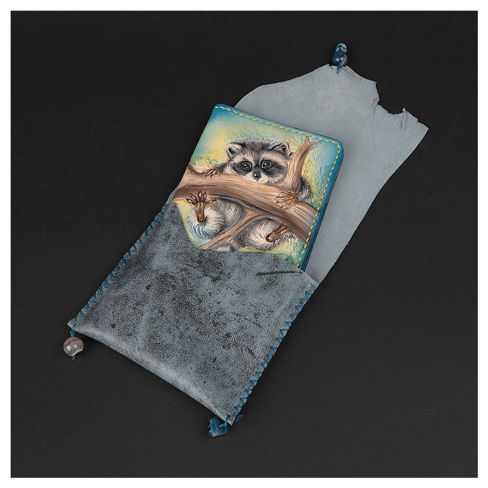 Кожаная обложка на паспорт «Енотик»