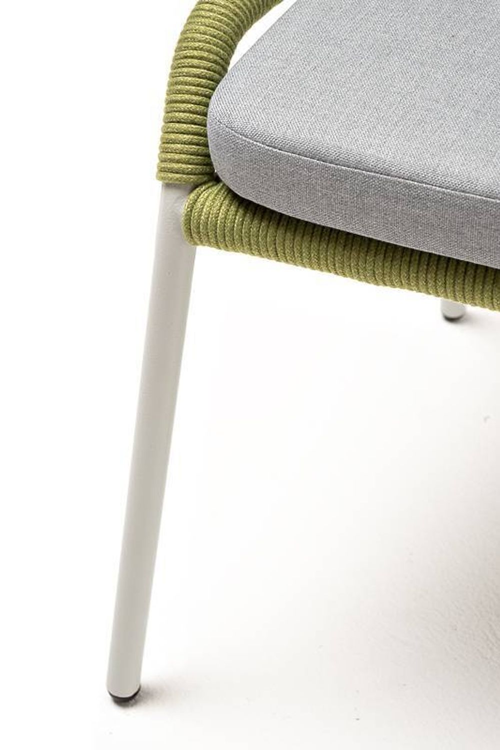 "Милан" стул плетеный из роупа, каркас алюминий светло-серый (RAL7035) муар, роуп салатовый меланж круглый, ткань светло-серая