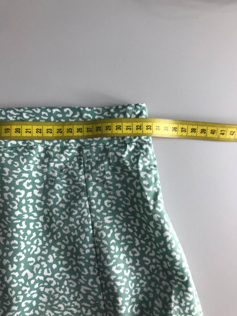 Юбка легкая и практичная, визуально 44 размер