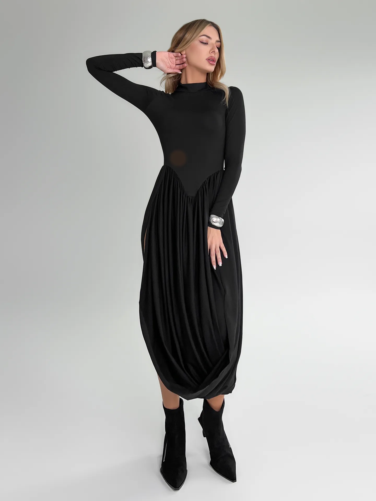 Платье Sun collection однотонное удлиненное с юбкой-баллон