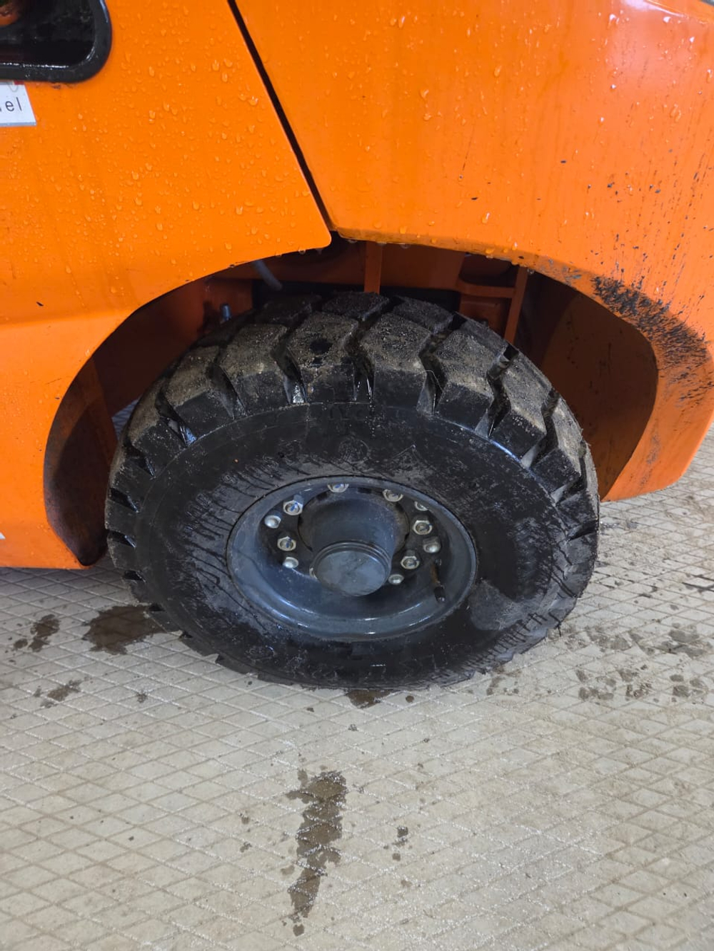 Lonking LG* Вилочный погрузчик LG20DT	(Дизельный, 2,7 л, 48 л.с., АТ)