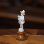 Французская резьба по кости «Кавалер и дама в костюмах эпохи Людовика XIV»