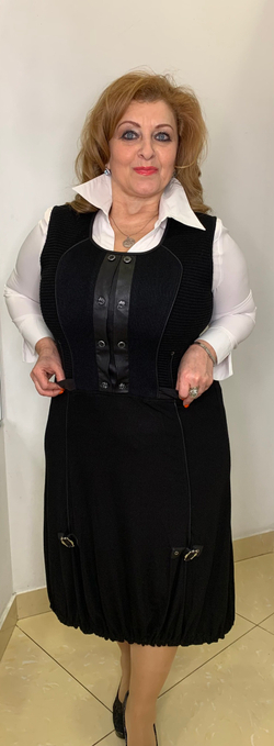 Трикотажный сарафан с принтом из пряжек