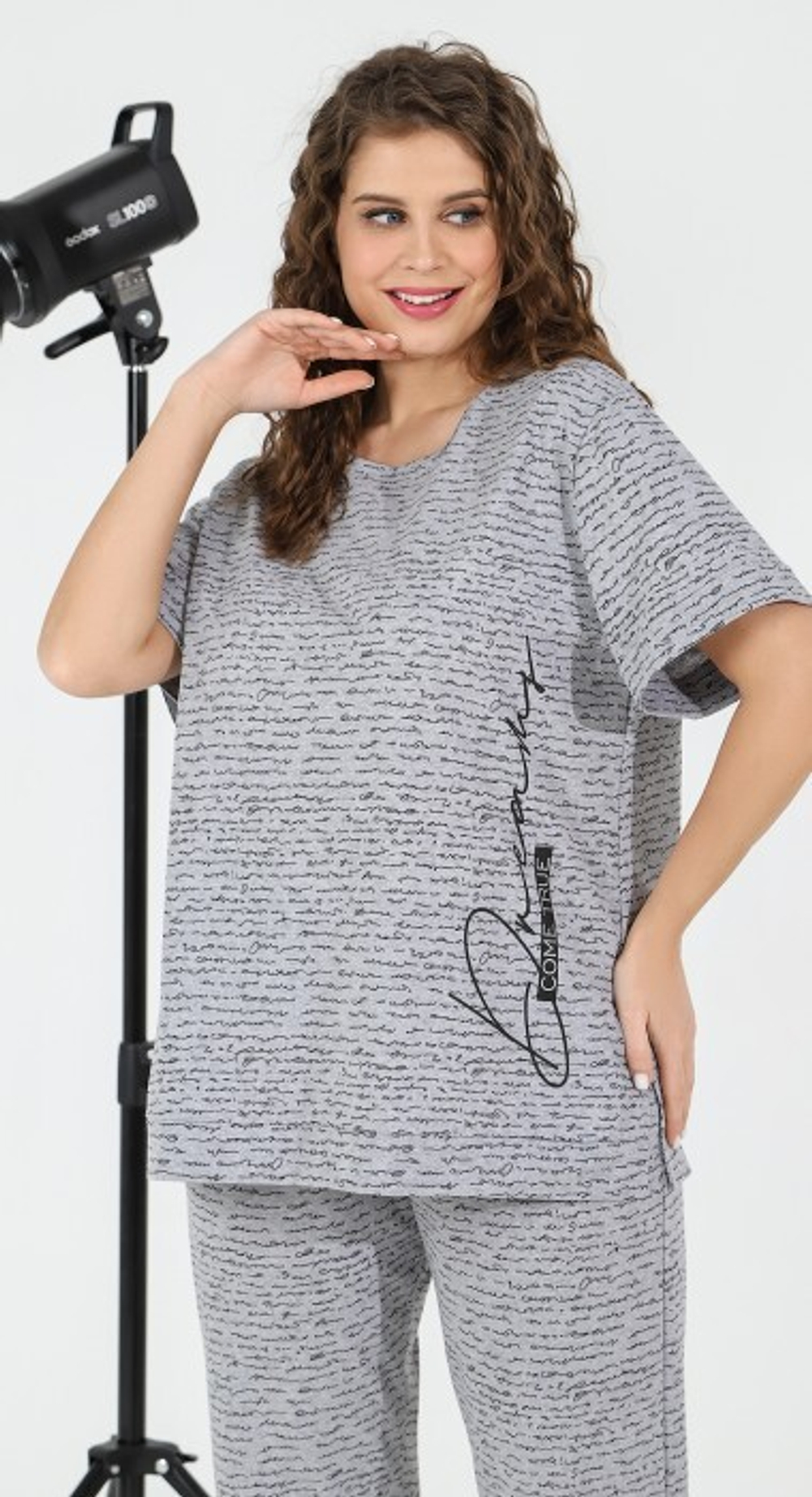 Пижама женская "Письмена" бриджи+футболка К-770