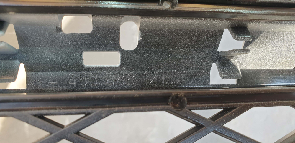 Решетка радиатора Mercedes G-Class (W463) 08-15 Б/У Оригинал a4638881215