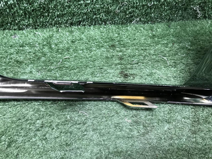 Молдинг переднего бампера Geely Monjaro (21-нв)