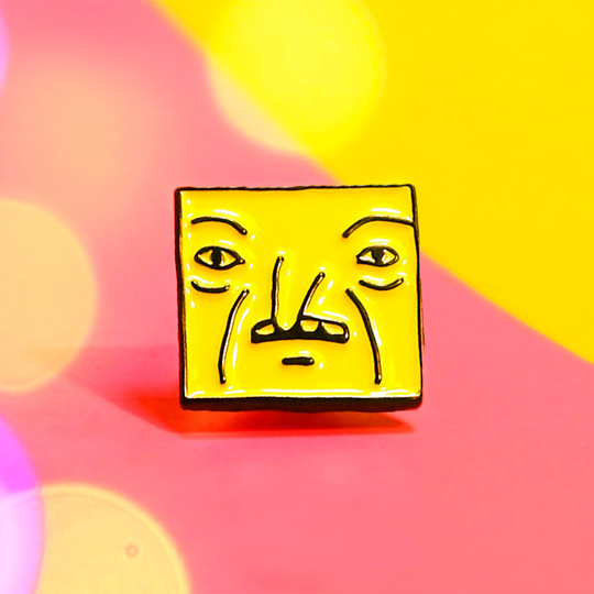 Значок "ШКЯ: Кубик желтый"