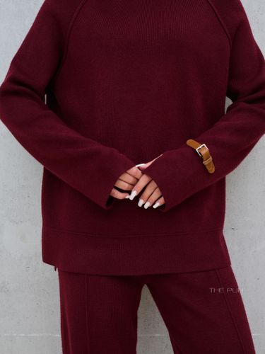 Бордовый трикотажный костюм с брюками