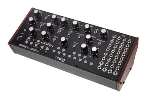 Moog Mother-32