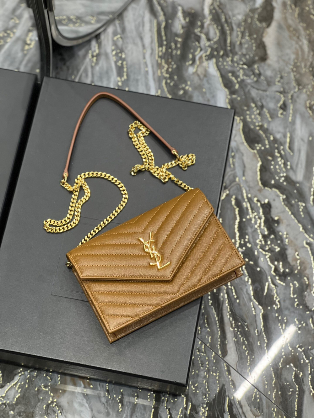 Saint Laurent WOC 19 cm