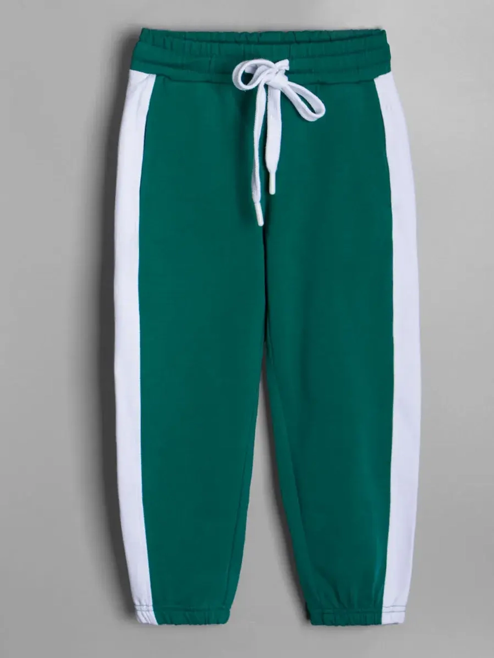 Спортивный костюм для девочки в школу