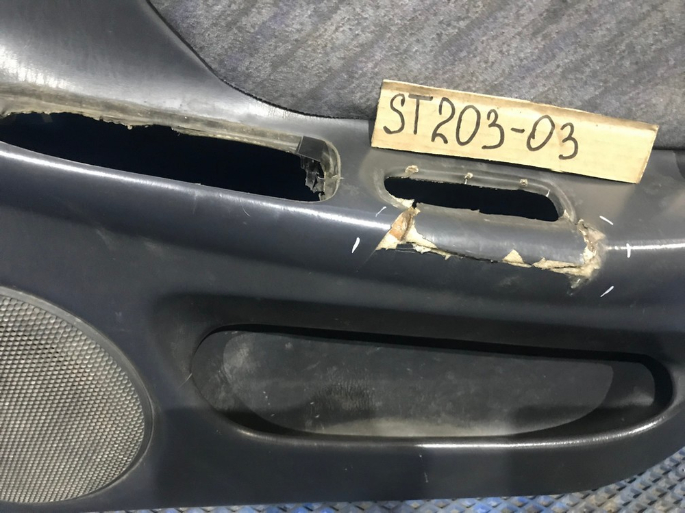 Обшивка двери TOYOTA CORONA EXIV 1996