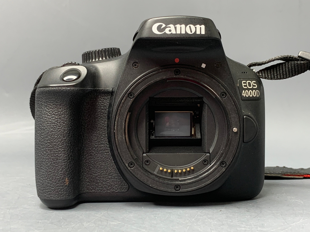 Canon EOS 4000D Kit 18-55mm 3.5-5.6 III