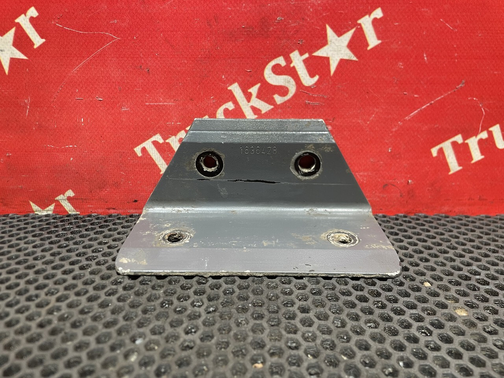 Кронштейн подушки передней заднего моста