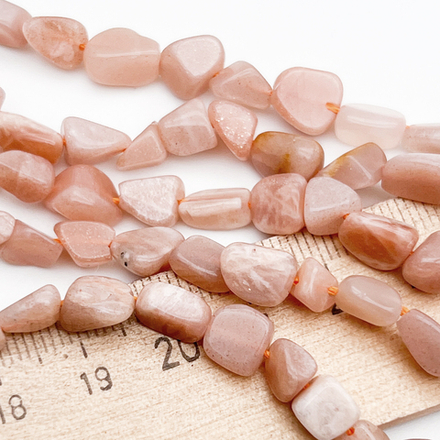 Солнечный камень бусины, галтовка, размер около 5-8 мм, цена за нить 39 см