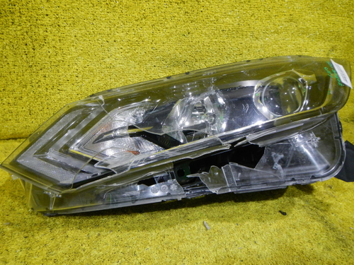 Битая Фара левая Nissan Qashqai 2 j11 (17-23) галоген