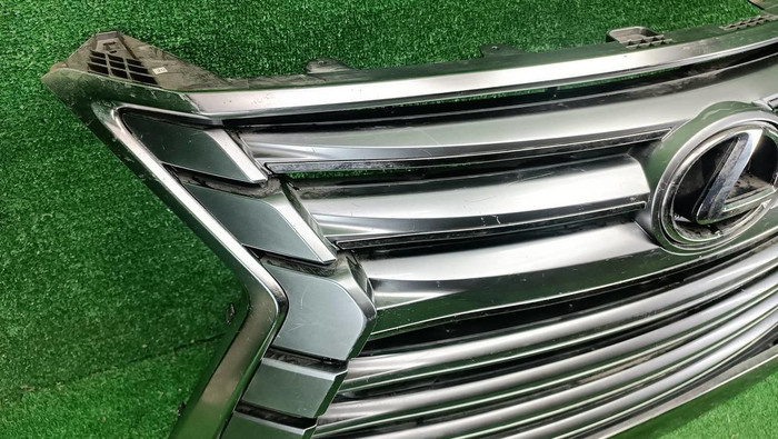Решетка радиатора Lexus LX 3 (2015-2023)