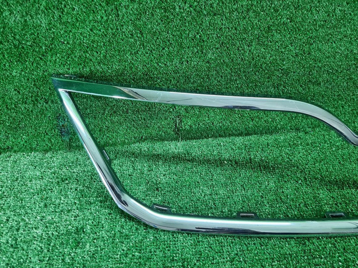 Молдинг решетки радиатора Skoda Rapid 1 (2012-2020)