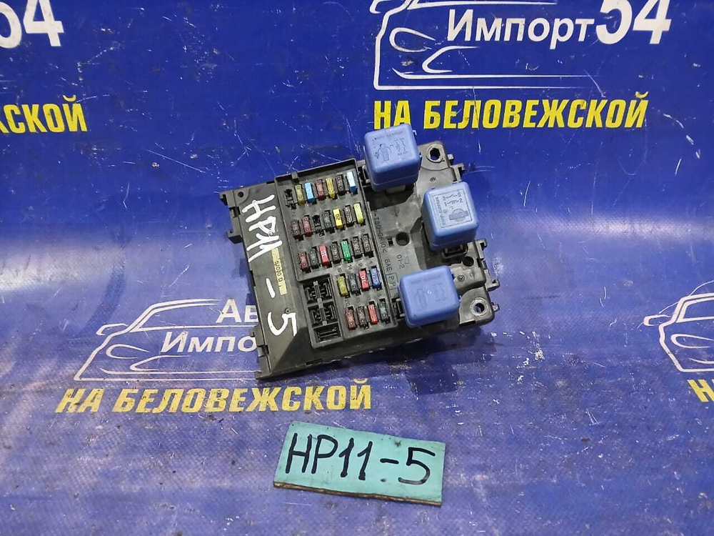 Блок предохранителей салонный NISSAN PRIMERA 1998