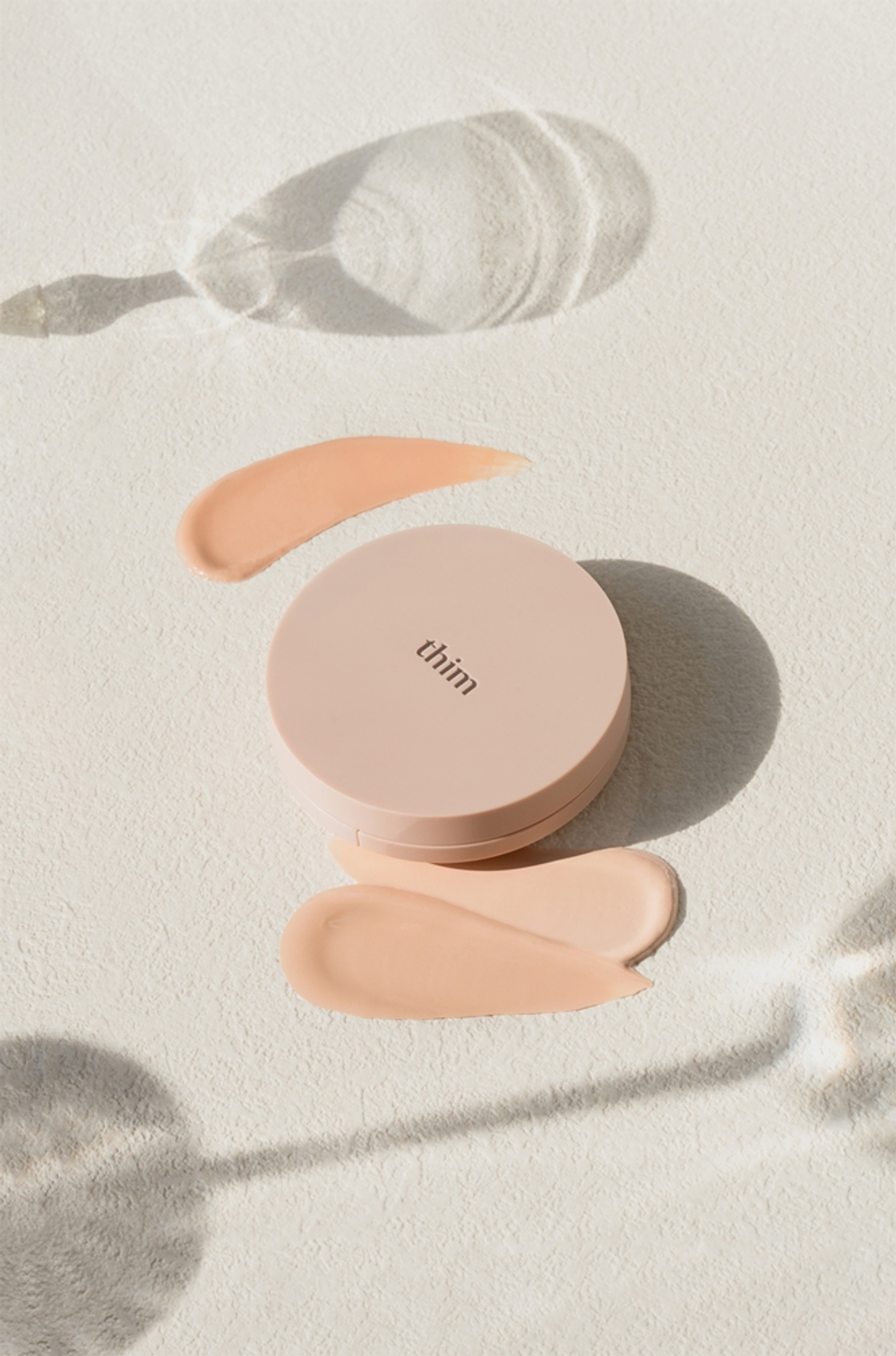 thim Luminous Skin Cushion - Долговременная основа в губке для сияния и увлажнения оттенок 19 Porcelain, 15 g