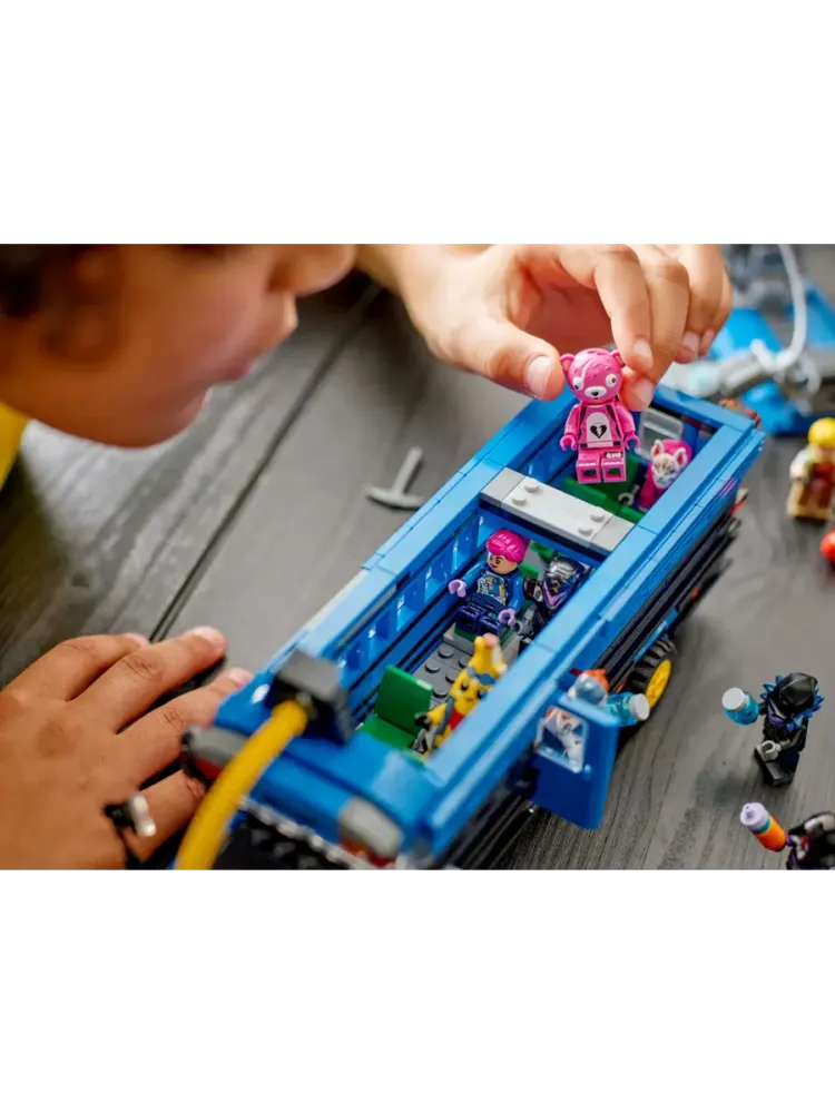 Конструктор Fortnite 77073 Боевой автобус