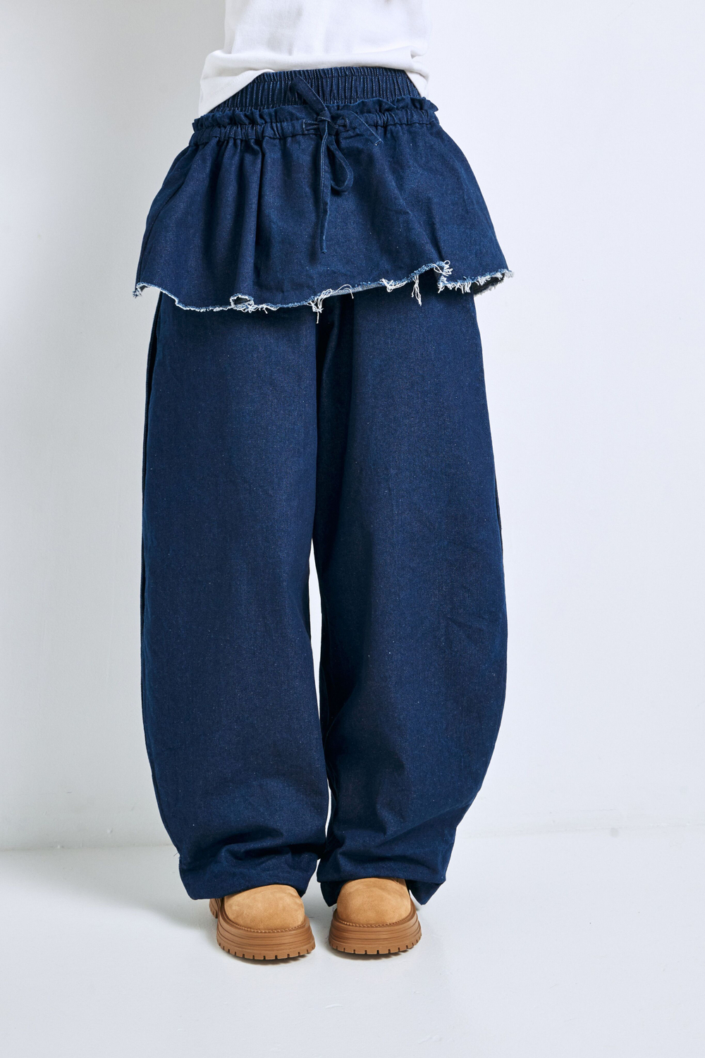 Джинсы с баской SELECT