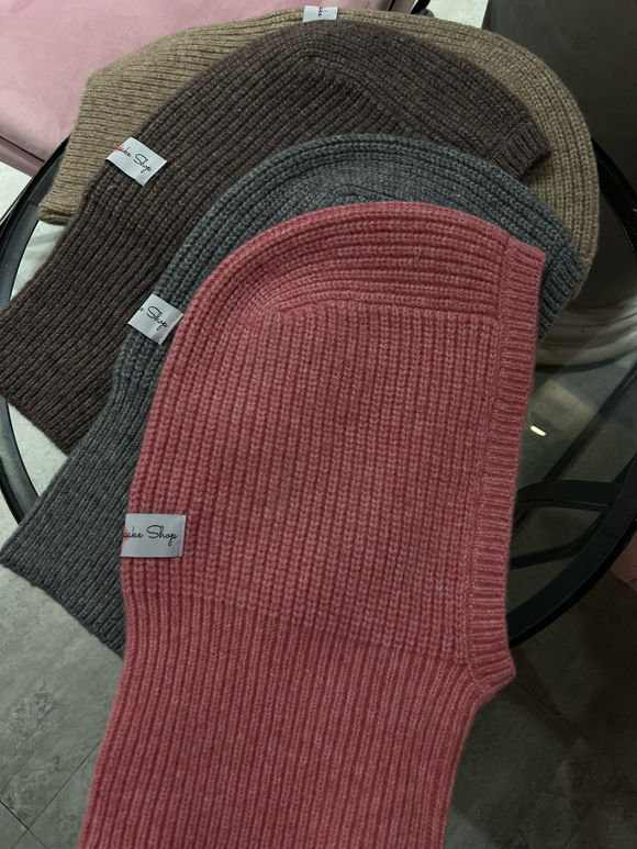 Капор вязаный