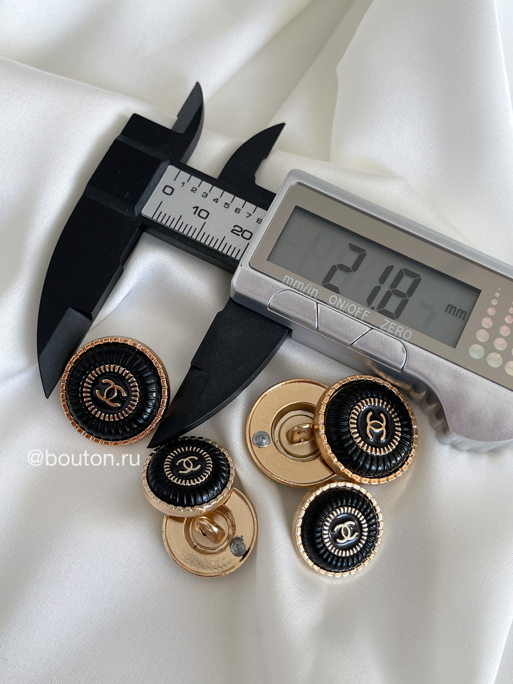 Пуговицы Шан. Черные 1 золото