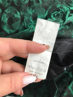 Платье Zarina эффектное, идеально для праздничных выходов и особенных поводов на 42 размер