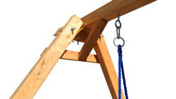 Деревянные качели с двумя гибкими качелями